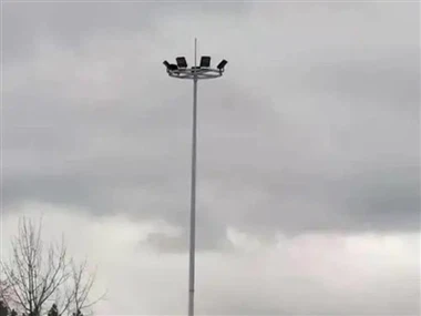 Jak położyć kable wysokiego masztu?