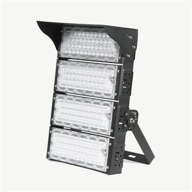 Reflektor LED o mocy 2000 W